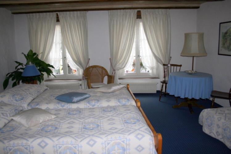 Hotel Zum Alten Schweizer Twann Δωμάτιο φωτογραφία
